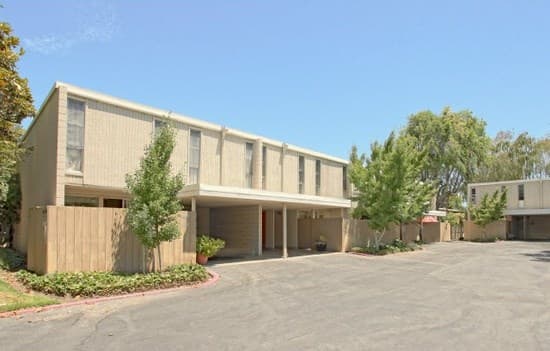 Twin Pines Condominiums